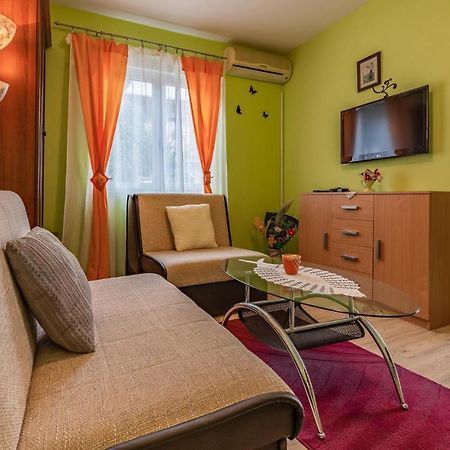 Nice Apartment In Premantura With Wifi Eksteriør billede