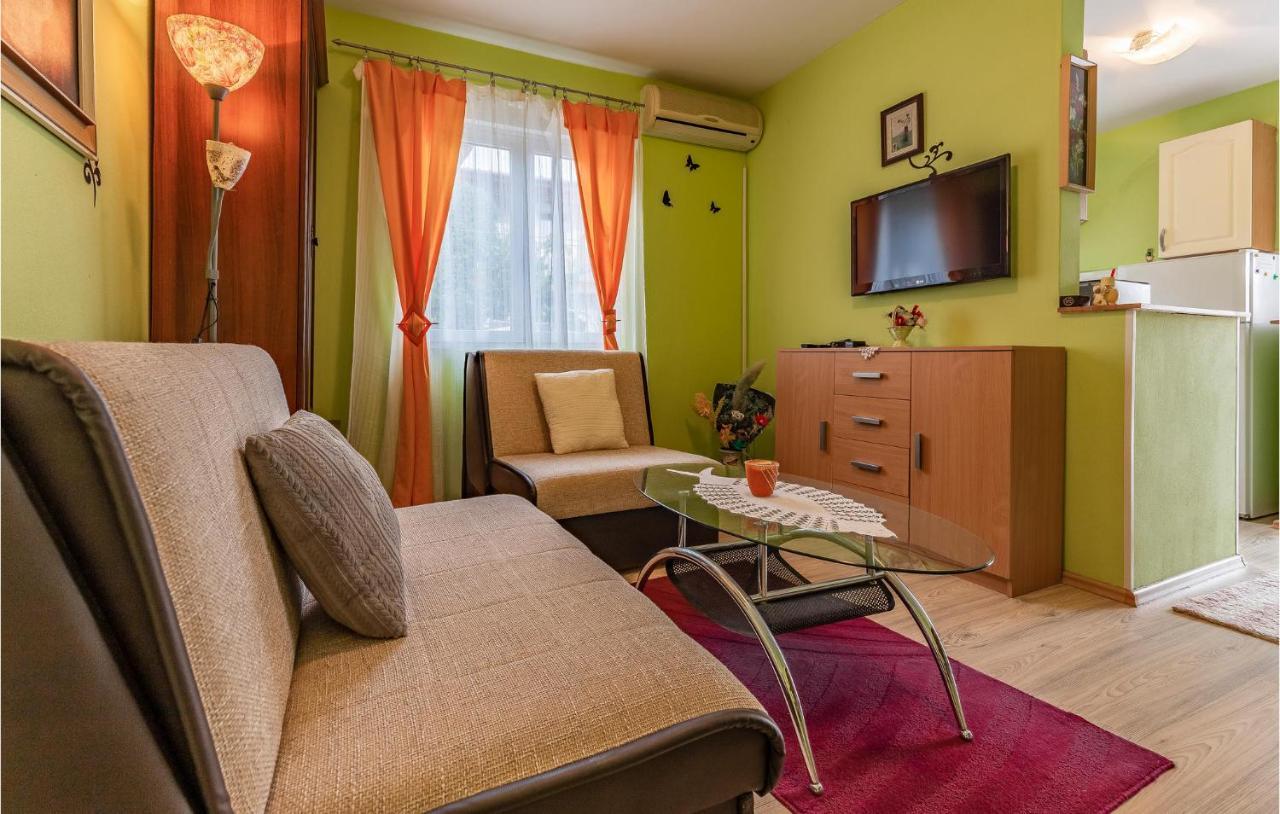 Nice Apartment In Premantura With Wifi Eksteriør billede